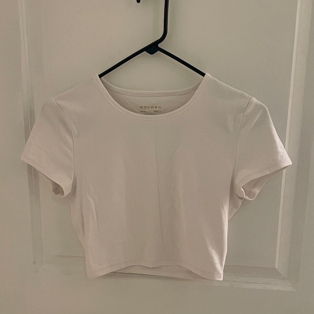 Aritzia butter essentials cropped t shirt medium